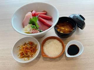 まぐろ丼
