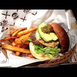 ベーコンエッグバーガー（アボガドトッピング）