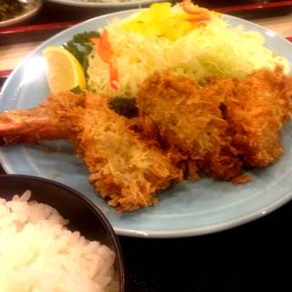 大海老フライとカキフライのランチ