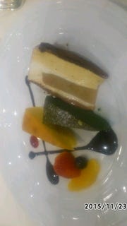 ケーキ３種(梨のケーキ、抹茶ケーキ、チーズケーキ)