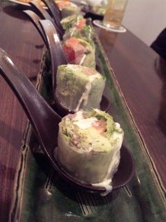 アボガドとサーモンの生春巻き