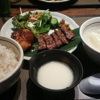 牛たん＆牛たんコロッケ定食