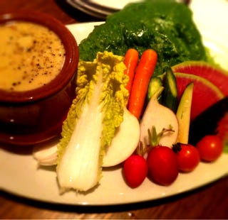 野菜とロメインレタスのバーニャ・カウダ