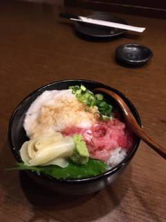 てんこ盛りとろけるネギトロ丼