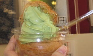 抹茶ソフトシュークリーム