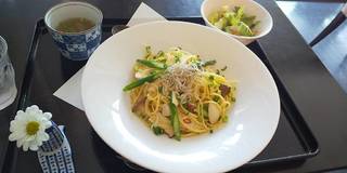 アスパラとベーコンの季節限定ペペロンチーノ