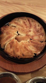 鉄なべ焼き餃子