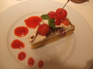 佐藤錦とホワイトムースのタルト