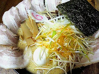 豚骨ネギチャーシュー麺