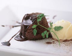 フォンダンショコラ　バニラアイス添え