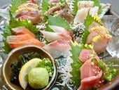 五島列島直送の鮮魚と豪華刺身盛り合わせ１９８０円