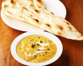 焼きたてナンと本日のカレー