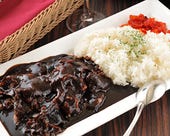 お肉屋さんの黒カレー