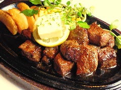 国産牛ダイスカットステーキ　１００ｇ