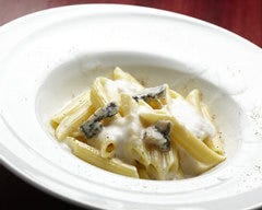 ゴルゴンゾーラとパルメザンのクリームペンネ