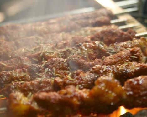 神戸のおすすめラム料理店『味香苑 2号店』の「ジンギスカン串」