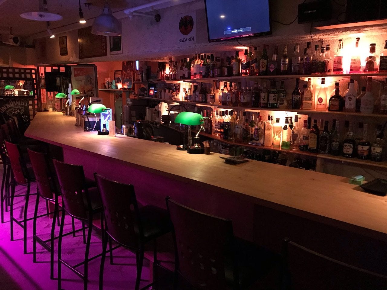 Cafe Bar Press カフェアンドバープレス 地図 写真 広島市 ショットバー ぐるなび