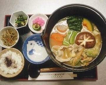 レストランニューあかいけ 地図 写真 河口湖 富士吉田 山中湖 食堂 定食 ぐるなび