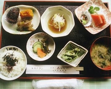 レストランニューあかいけ 地図 写真 河口湖 富士吉田 山中湖 食堂 定食 ぐるなび