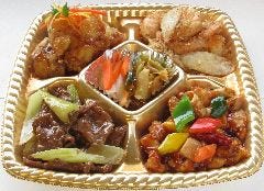 週替わりの５種プレートをシェアして食べるのもおすすめです！