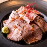 熊本県産赤牛のローストビーフ丼