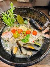 アクアパッツァ～本日の魚と貝のハーブワイン蒸し～