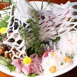 -刺身-川魚料理の鯉や苦手な方には海鮮刺身などもございます。