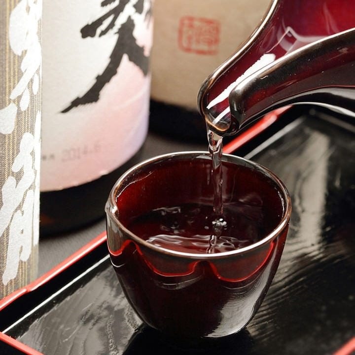 充実の品揃え！
数十種類の日本酒と厳選の地酒！