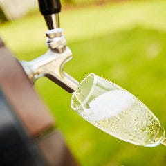イタリア直送フレッシュな樽生スパークリングワインが飲み放題でお楽しみいただけます