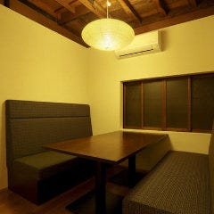 完全個室を3卓ご用意しております。5名様からご利用可能です（※要予約）