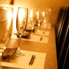 1名様から気軽にご利用いただけるカウンター席も完備。