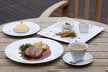 “IMURI Cafe Lunch”
セットメニューで、￥1,650からご用意!