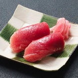 【にぎり寿司】本日の天然魚／マグロ赤身／真鯛／ブリ／サーモン／海老／イカ／うなぎ／馬肉赤身