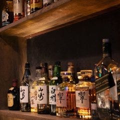 150種類を超えるウィスキーをご用意。