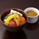 彩り野菜のミニ・バーニャカウダ
