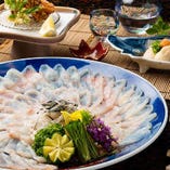 ふぐや蟹、すっぽんなど贅沢食材の会席料理もご用意しております