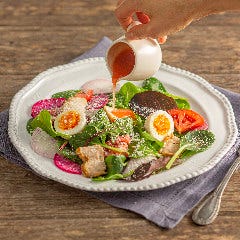 ラ・メゾンアンソレイユターブル ルミネ大宮店_ハーブマリネチキンと8種野菜のサラダ　la maisonドレッシング
