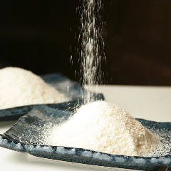 味と食感を追求したこだわりの パン粉が決め手です。