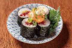 【肉たく巻き寿司】 ユッケ×たくわんの相性抜群！激うまです。