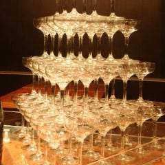 シャンパンタワー 5段(35杯/スパークリングワイン4本付)￥17,500
