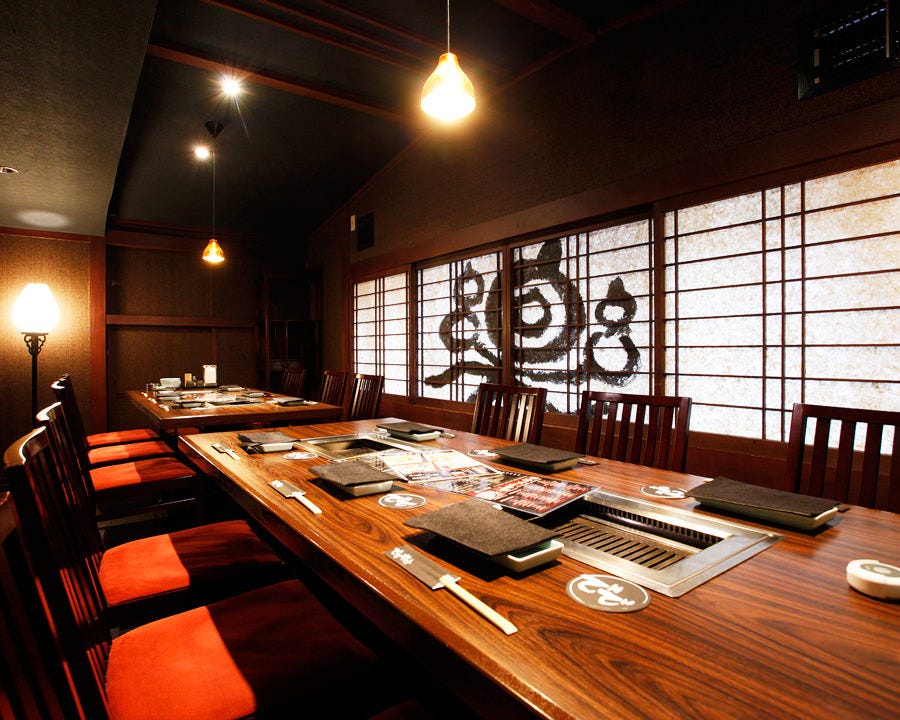 ワギュウ でですけの内観