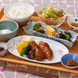 特製つくね　温卵添え弁当