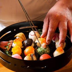 厳選された食材を使い、博多ならではの逸品をご提供いたします