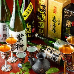 お料理を引き立てる銘酒を地元福岡や九州各地より取り揃え