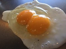 八昌の卵は双黄卵を使用しています。