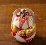 マスカルポーネのベリートライフル
Berry Trifle with Mascarpone