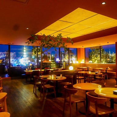 RED ROOM ‐ rooftop ＆ grill ‐  店内の画像