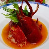 オマール海老のお料理も皆様から愛されております。