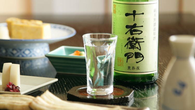 伝統的な日本料理“鰻”にはやはり日本の酒がよく合います。