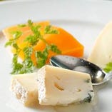 神楽坂『アルパージュ』さんより日本のチーズ